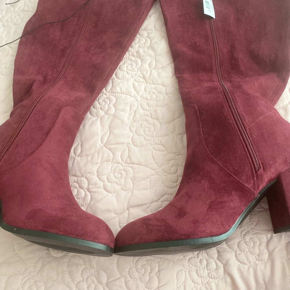 Womens Over-the-Knee Suede Boots in Burgundy - Classic Block Heel - Picture 3 of 3